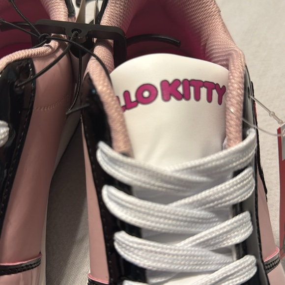 Hello Kitty (Sanrio) Women’s Size 8 Pink, Black, and White Lace-Up Sneakers NWT - Picture 9 of 11